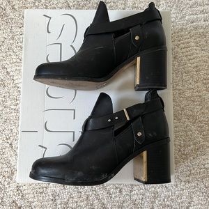 Ankle boots